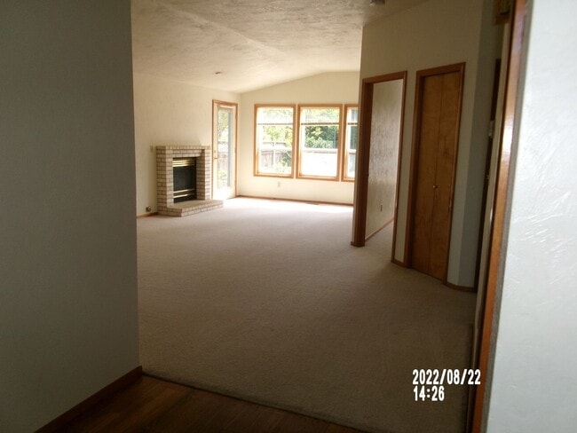Building Photo - 1431 SW Birdie Dr