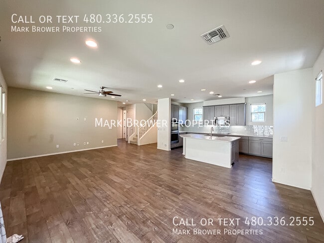 Building Photo - 4624 E Tierra Buena Ln