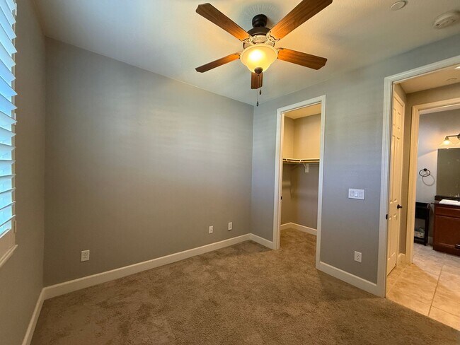 Foto del edificio - Four Bedroom West Roseville Home