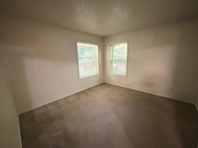 Foto del edificio - Super Cute Spacious 2BD 2BA in the Hillsda...
