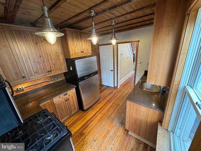 Foto del edificio - 1613 Laurel St