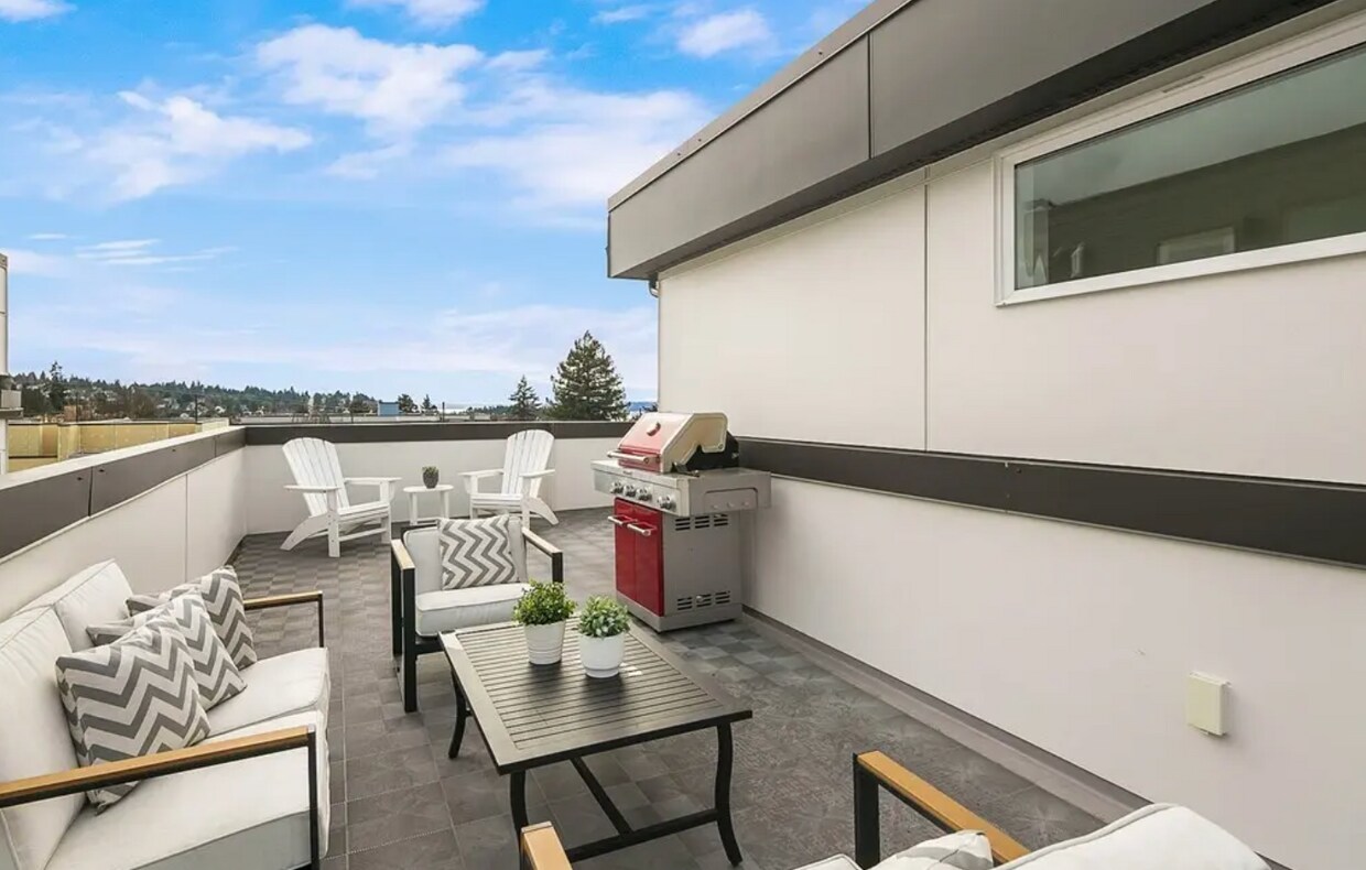 Foto principal - 5433A California Ave SW