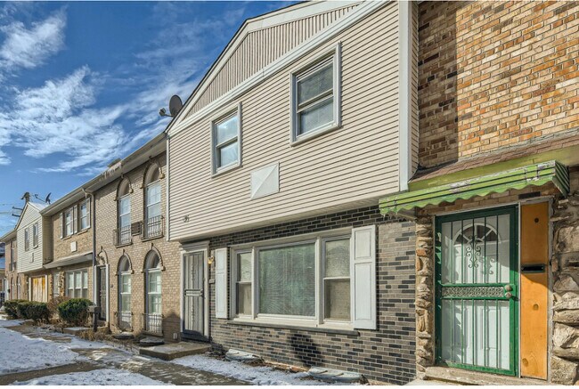 Building Photo - 7246 S Coles Ave