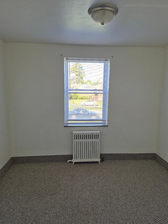 Bedroom - 3535 State St