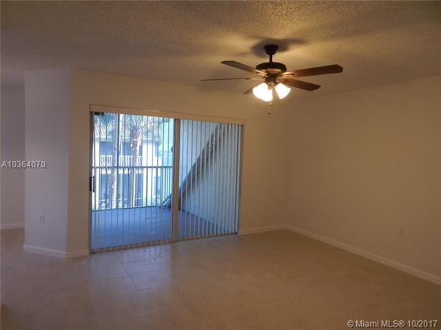Building Photo - 1203 Glenmoor Dr