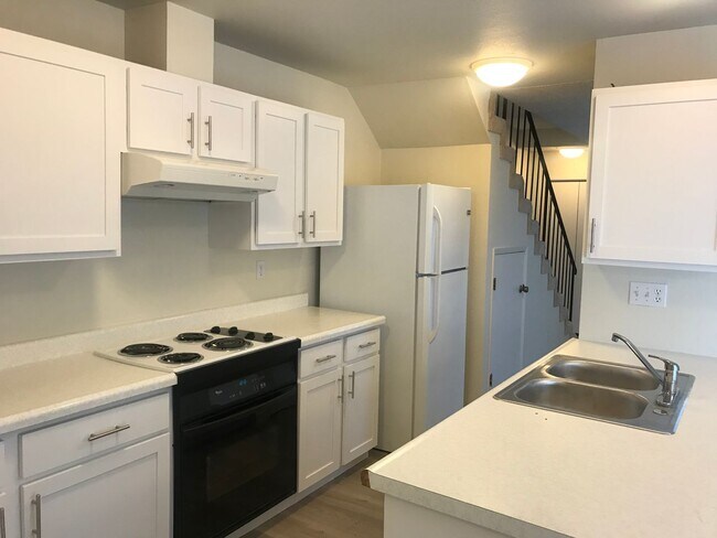 Foto del edificio - Charming and Conveniently Located Townhome...