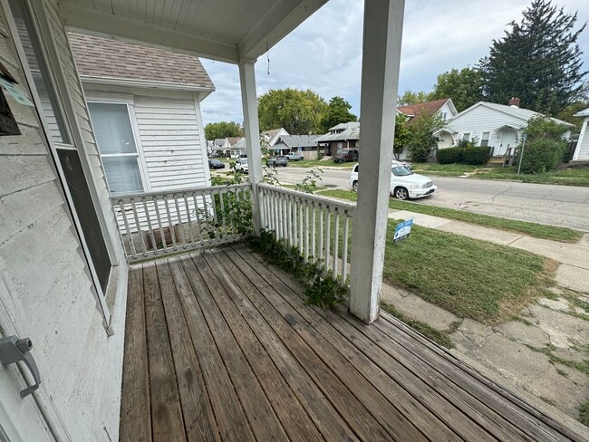 Building Photo - Cozy two bedroom with front porch