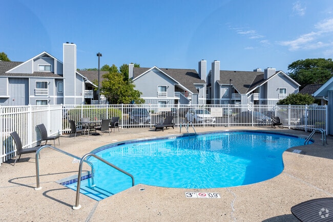 Pool - The Glen Luxury Townhomes