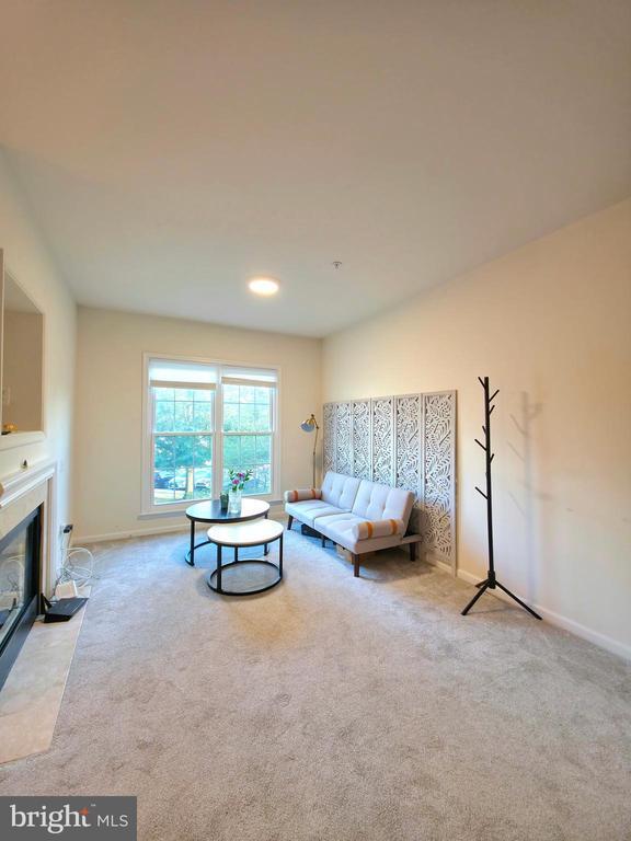 Foto del edificio - 5310 Birds View Ln
