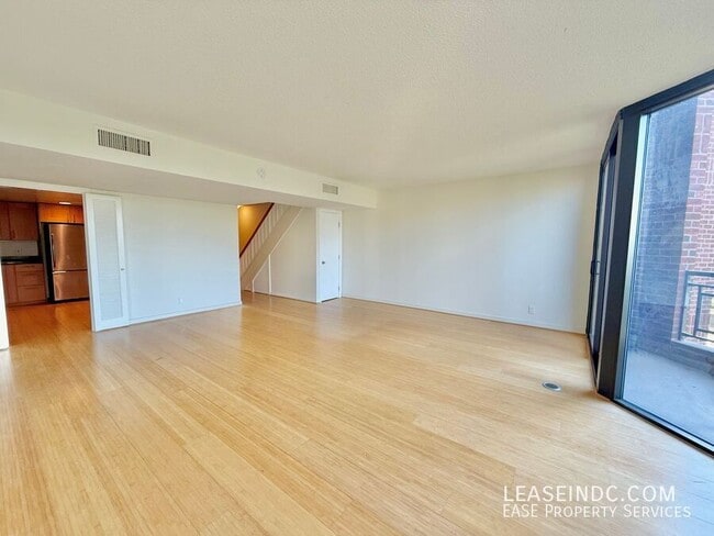 Foto del edificio - 1099 22nd St NW