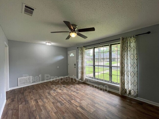 Building Photo - 15482 Patricia Dale Dr