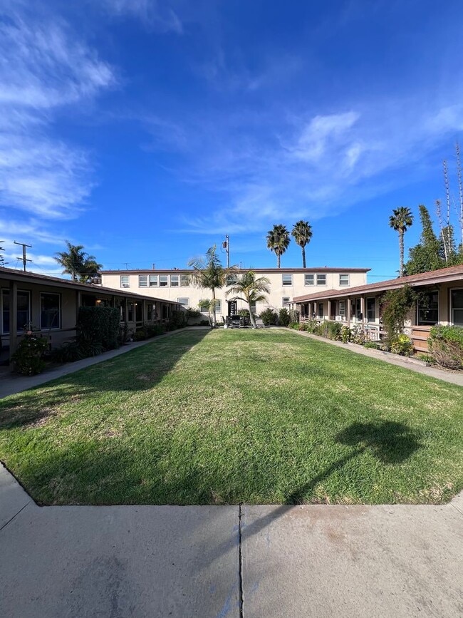 Building Photo - 2162 Felspar St