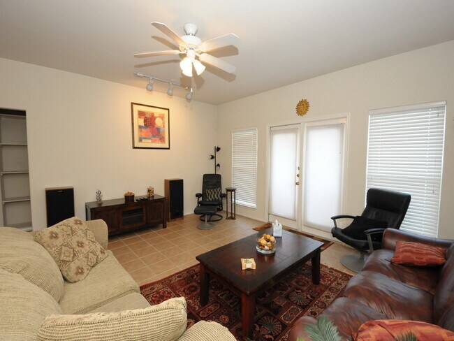 Building Photo - 15325 Bonasse Ct