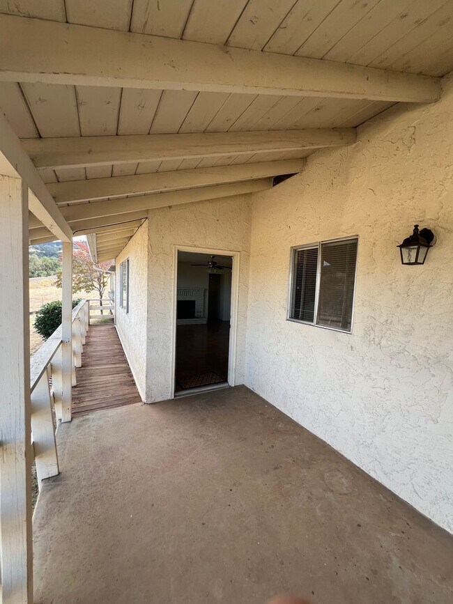 Foto del edificio - Oroville 4 bed 2 bath 3300sqft country hom...