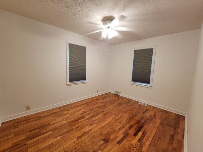 Foto del edificio - Three Bedroom Home in Marshall