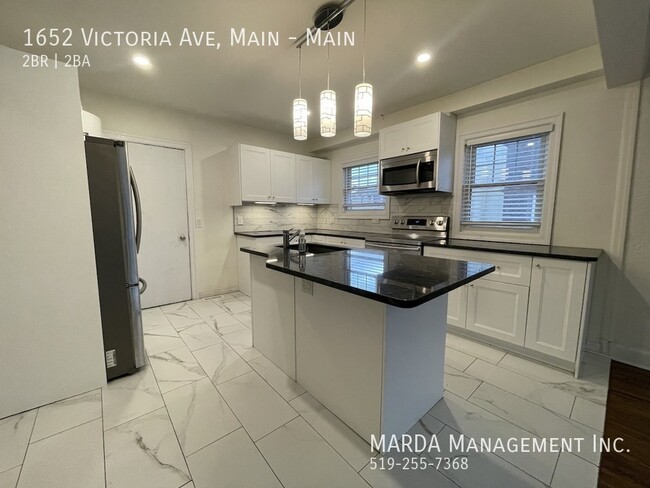 Building Photo - BEAUTIFULLY RENOVATED 2 BED / 2 BATH MAIN! + HYDRO & GAS