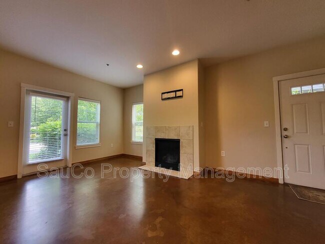 Foto del edificio - 10651 NE Red Wing Way