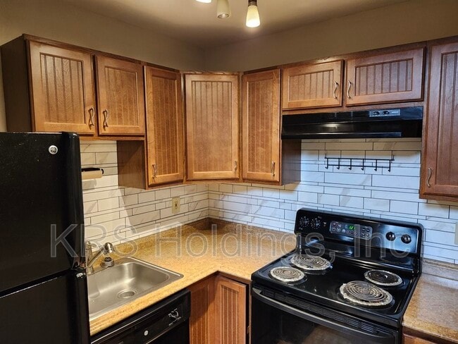 Building Photo - 1305 Bradley Dr