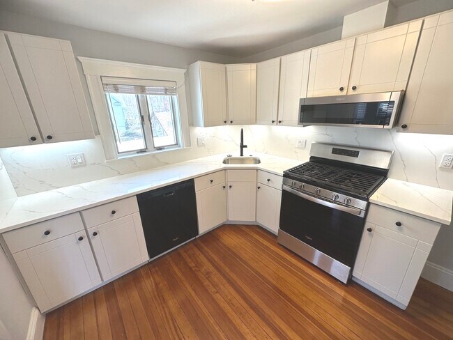 Building Photo - 1133 Beacon St