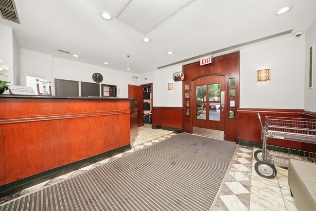 Building Photo - 40 E 9th St