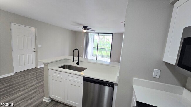 Foto del edificio - 13545 Eagle Ridge Dr