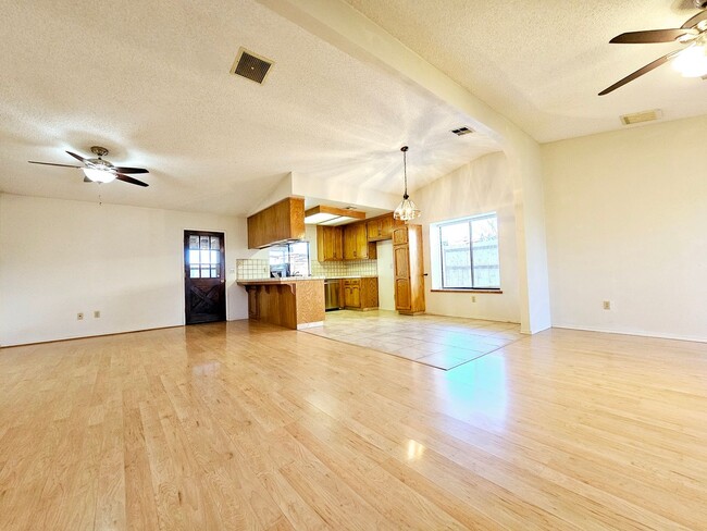 Building Photo - Spacious 3-Bedroom Home | 1603 Sq. Ft. | E...