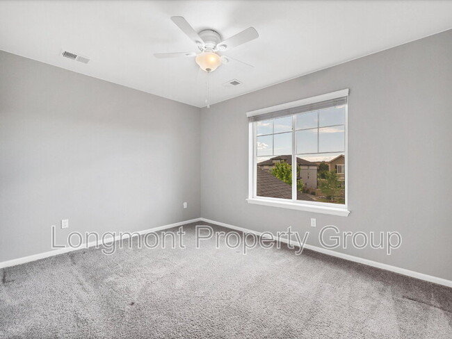 Building Photo - 256 Western Sky Cir
