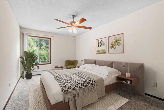 Welcome to Como Park Apartments, where comfort meets style in your new sanctuary. Enjoy beautifully designed interiors, spacious layouts, and serene views. Don’t miss out on making this your home—schedule a tour today! - Como Park Apartments