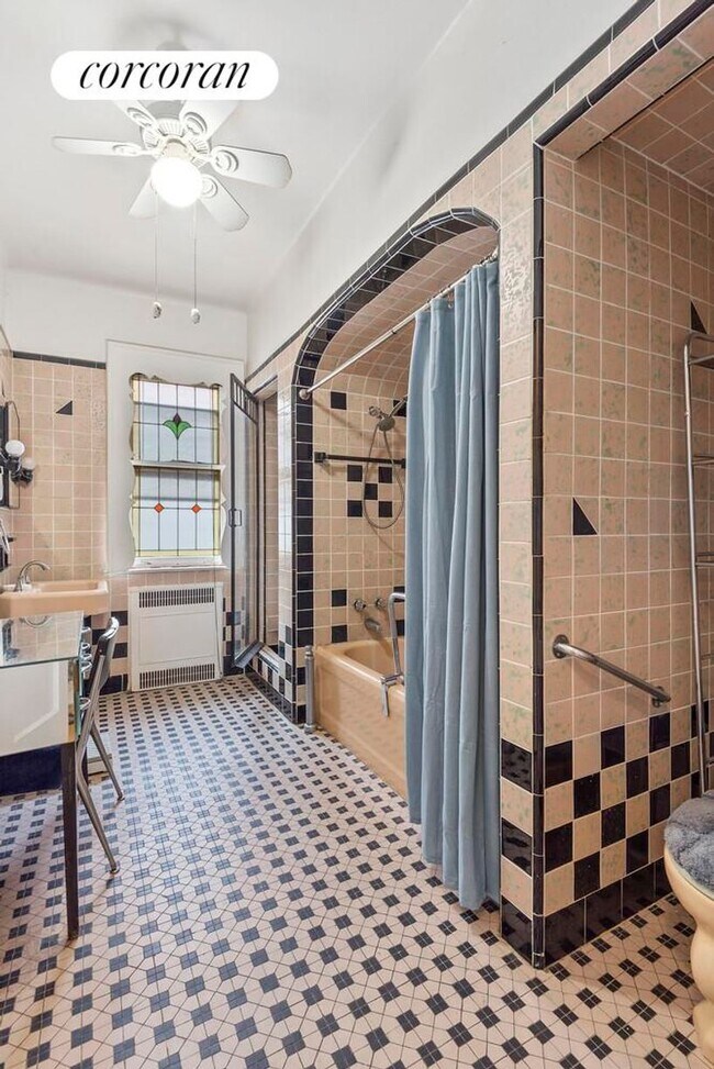 Foto del edificio - 5715 Snyder Ave