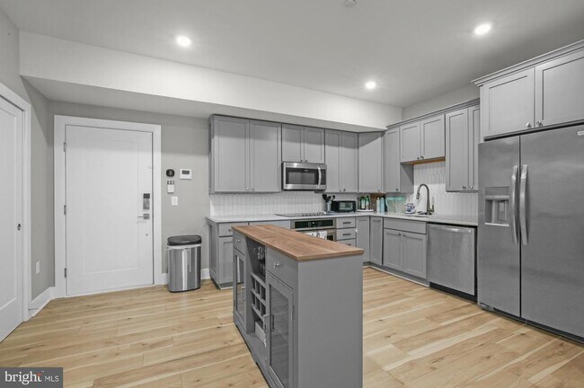 Foto del edificio - 2621 W Jefferson St