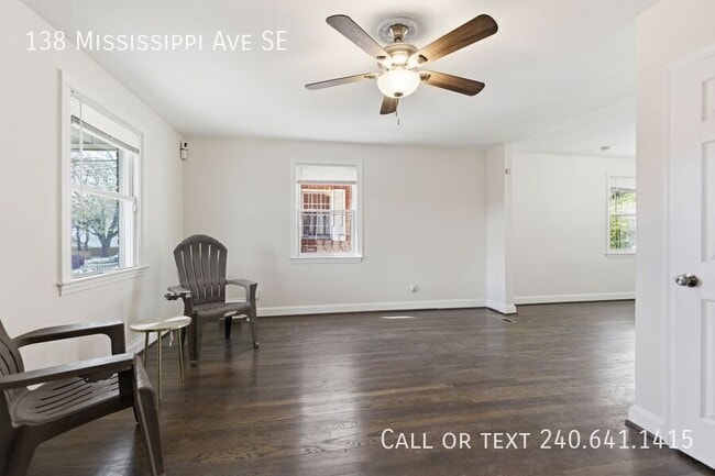 Photo - 138 Mississippi Ave SE House