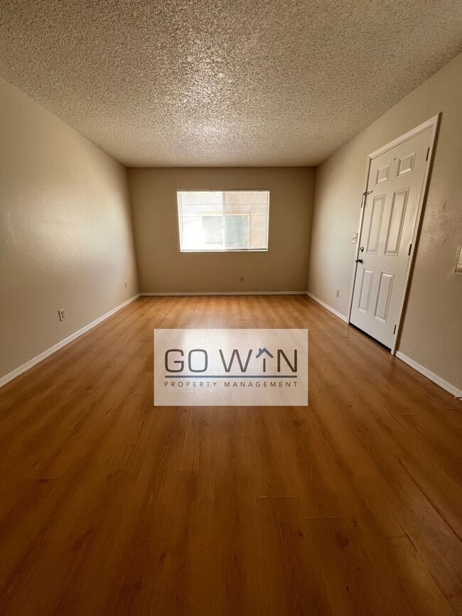 Building Photo - 749 W 1st Ave