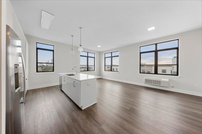 Building Photo - 121 34th St