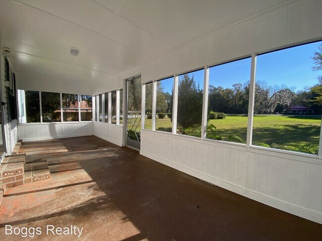 Foto del edificio - 4 br, 2 bath House - 3526 N. Coastal Hwy.