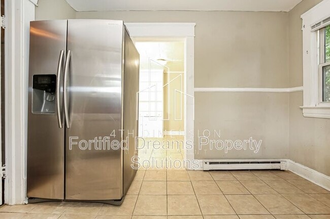 Building Photo - 436 E Sprague St