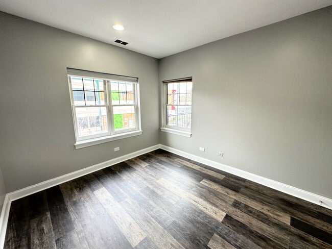 Building Photo - 3705 N Kedzie Ave