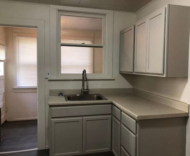 Building Photo - 314 Warm Spring