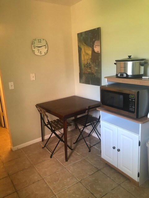 Foto del edificio - 447 N Fox Hills Dr
