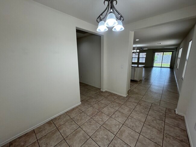 Foto del edificio - 260 N Norman Way