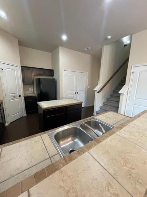 Building Photo - 118 Creekside Villa Dr