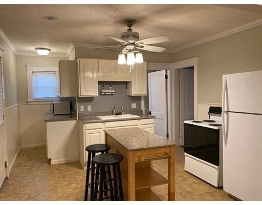 Foto del edificio - 910 Granby Rd