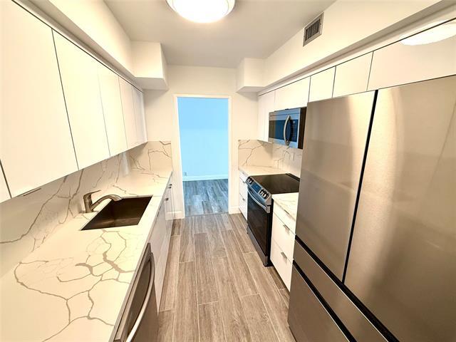 Building Photo - 1541 Brickell Ave