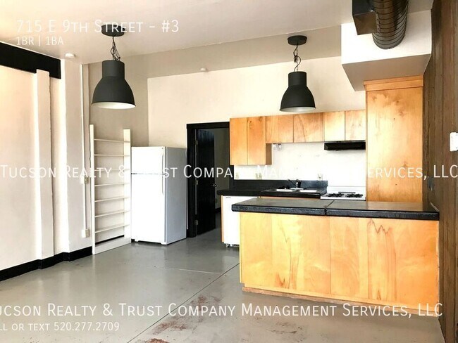 Foto del edificio - 715 E 9th St