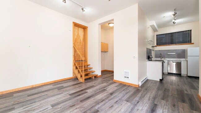 Foto del edificio - 809 Taylor Ave N