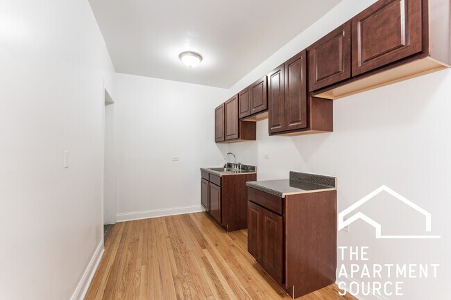 Building Photo - 2111 Grove