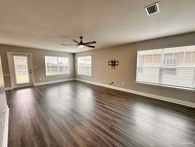 Foto del edificio - 3889 Weatherstone Cir