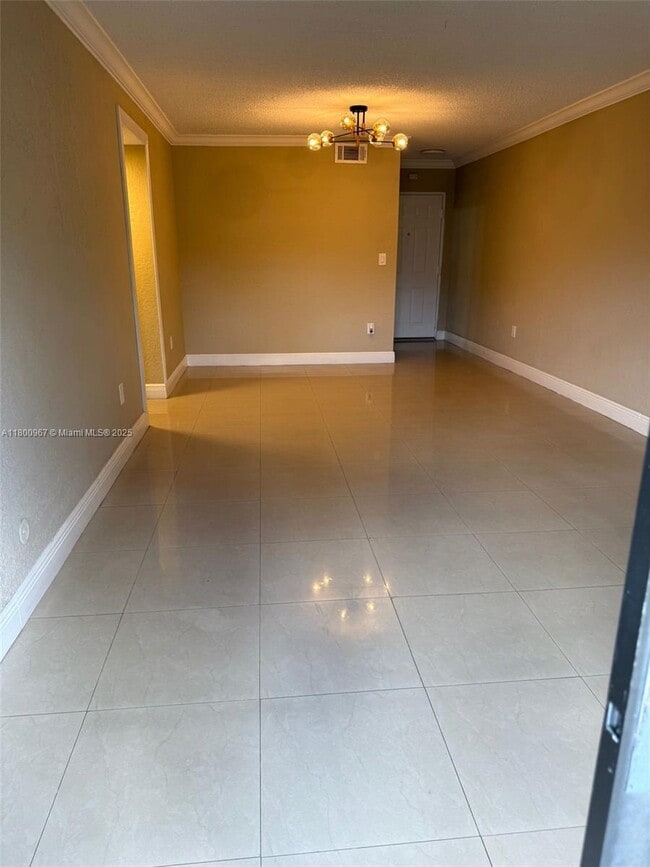Building Photo - 1300 W 41st St