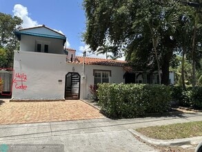 Building Photo - 7534 NE 6th Ct