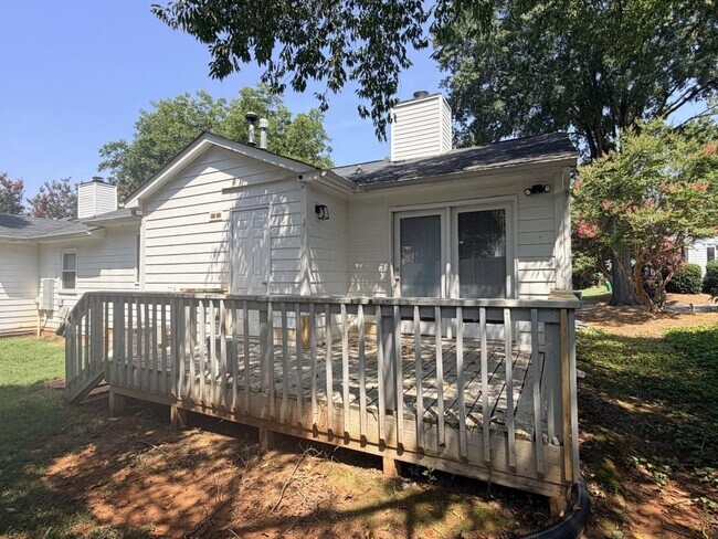 Building Photo - 5917 Crape Myrtle Ln