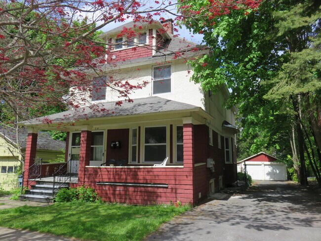 Foto del edificio - 213 Greenwood Pl